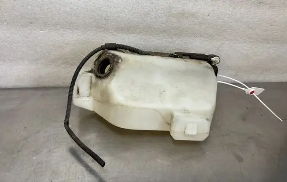 Windshield washer fluid reservoir/tank