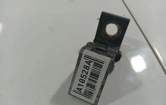 Skoda Octavia Mk2 (1Z) Rear door lower hinge 1Z0833401B
