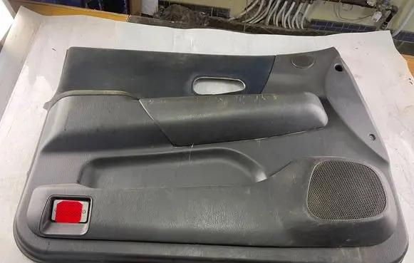 Mitsubishi Pajero Sport I Front door card panel trim