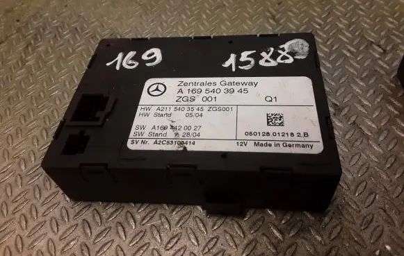 Mercedes-Benz A W169 Gateway control module 1695403945 A1695403945