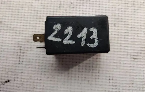 Volkswagen Golf III Other relay 4DB00247817 TBB30 A71337