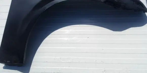 Chrysler 300 - 300C Fender juoda