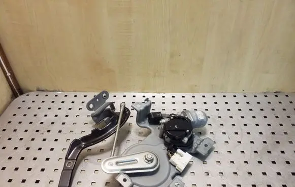 Tailgate/trunk/boot lift motor