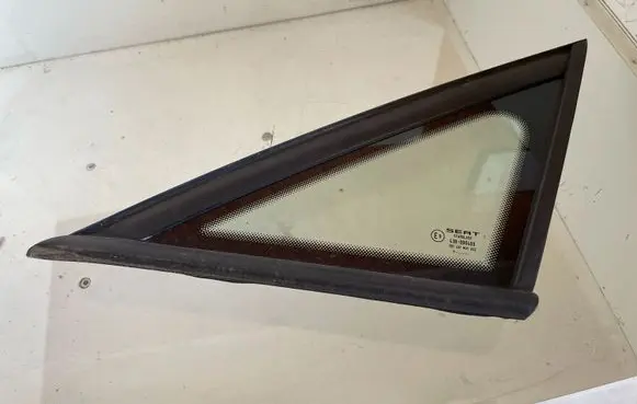 Seat Toledo III (5P) Front triangle window/glass 43R000469 DOT497M31AS2