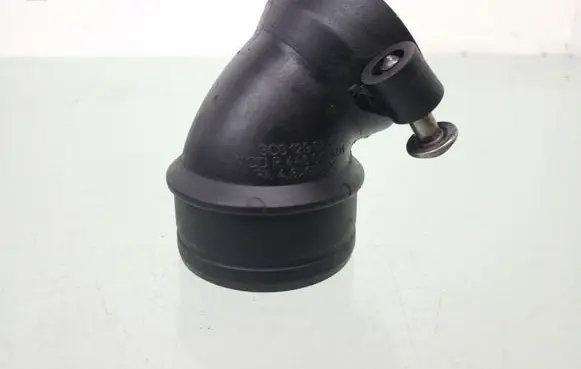 Skoda Superb B6 (3T) Turbo air intake inlet pipe/hose 3C0129635