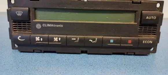 Volkswagen PASSAT B5 Climate control unit 0005GP