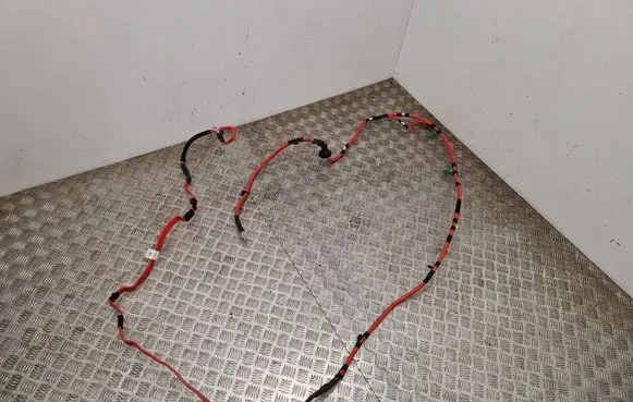 Positive cable (battery)