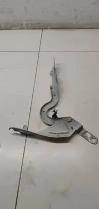Peugeot 208 II Engine bonnet/hood hinges 982311580