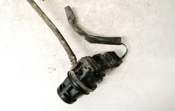 Mazda 5 Windscreen/windshield washer pump 8603102451 860310-2451