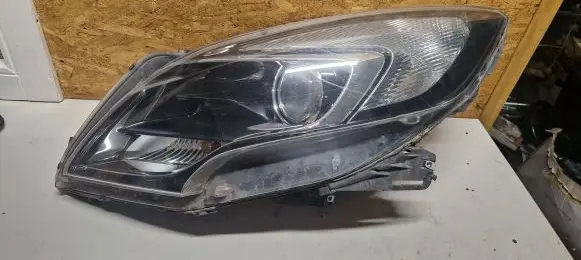 Opel Zafira C Headlight/headlamp 13399858 6C39V0197 8C866661