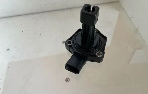 Audi Q2 - Oil level sensor 04L907660C 6PR00962912