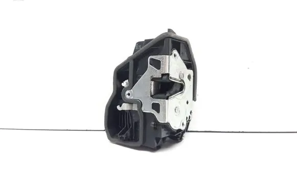BMW X3 E83 Rear door lock 7202148