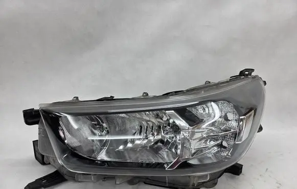 Toyota Hilux VIII Headlight/headlamp 0K177