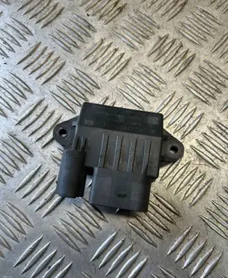 Mercedes-Benz CLS C219 Glow plug pre-heat relay A6429005801