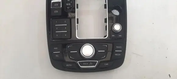 Head unit multimedia control
