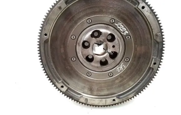 Volkswagen Golf V Dual mass flywheel 