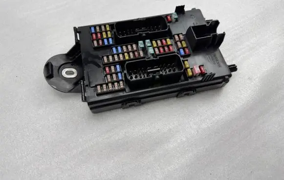 Volvo XC90 Fuse module 31682732