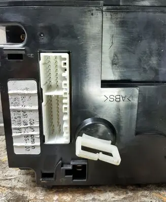 Suzuki Grand Vitara I Hazard light switch G8C275SA00