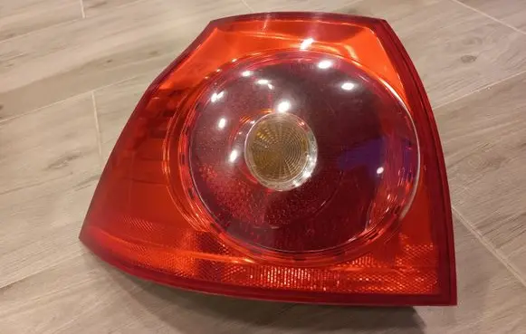 Volkswagen Golf V Rear/tail lights 1K6945095E