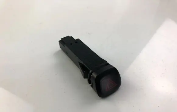 Volvo V40 Hazard light switch 9123682