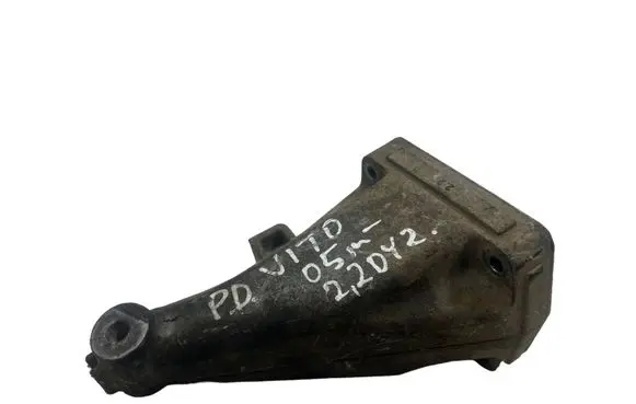 Mercedes-Benz Vito Viano W639 Engine mounting bracket A6462230204 A6462230304