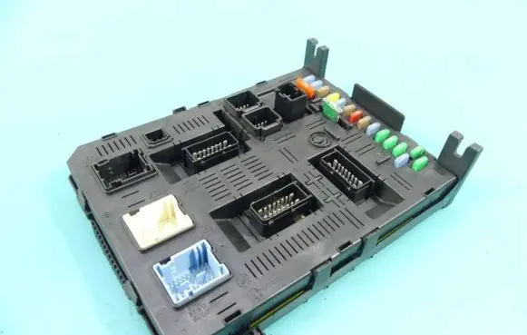 Peugeot 407 Central body control module 21676031 IMPRK1330862