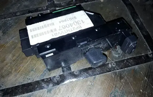 Volvo S80 Electric window control switch 30746075