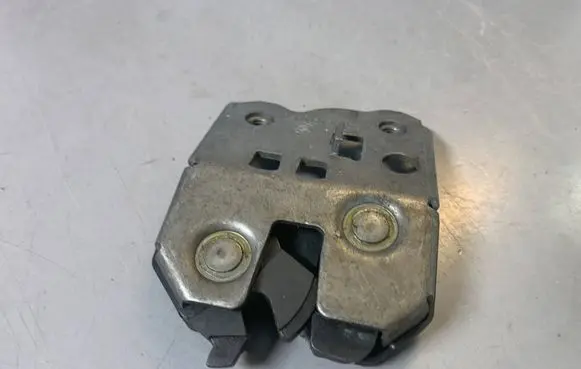 BMW 3 E46 Seat back rest lock catch 8209035 52208209035