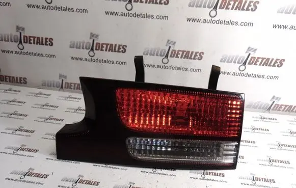 Tailgate rear/tail lights