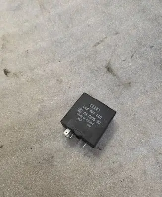 Seat Alhambra (Mk1) Other relay 4A0907440 05020500