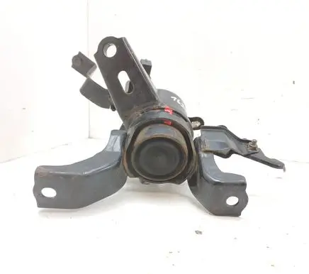 Engine mount bracket