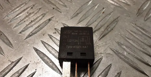 Volkswagen Touareg I Other relay 7M0951253C