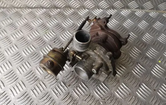 Audi A2 Turbo 045145701
