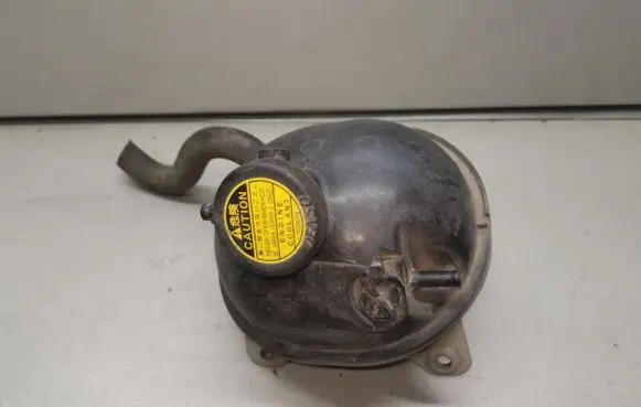 Coolant expansion tank/reservoir