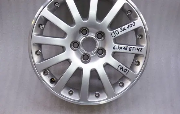 Volkswagen Golf IV R16 alloy rim 
