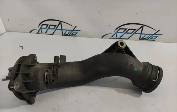 Mercedes-Benz CLS C218 X218 Engine coolant pipe/hose A2782000815