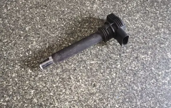 Volkswagen Eos High voltage ignition coil 0221604109 06H905115