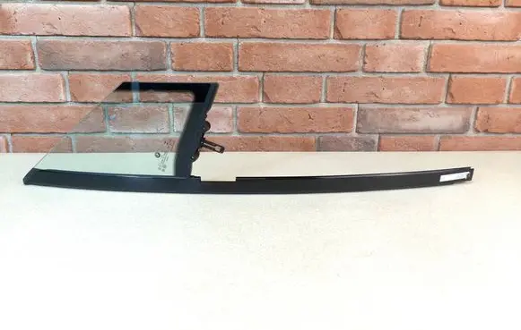 BMW iX Front door vent window glass four-door 9466546