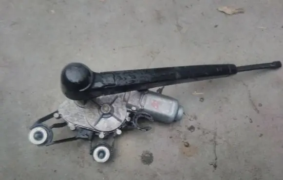 Skoda Yeti (5L) Rear window wiper motor 5J7955711B
