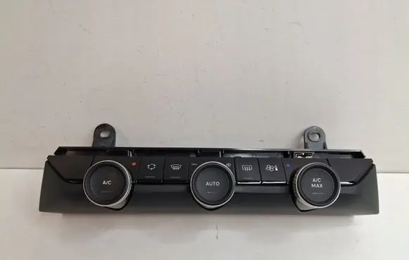 Citroen C4 Grand Picasso Central console control unit 9831632880