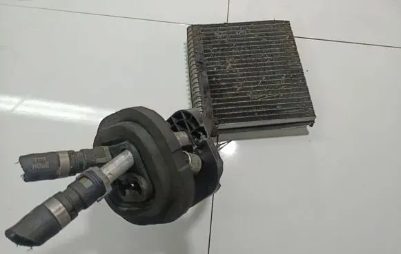 Volvo V50 A/C cooling radiator (condenser) TD263