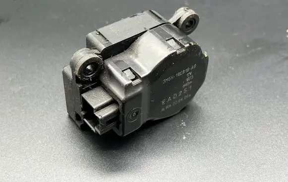 Ford Mondeo MK IV Air flap motor/actuator 3M5H19E616AB EAD251 11875