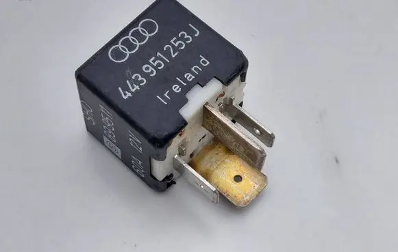 Audi A6 S6 C5 4B Other relay 443951253J