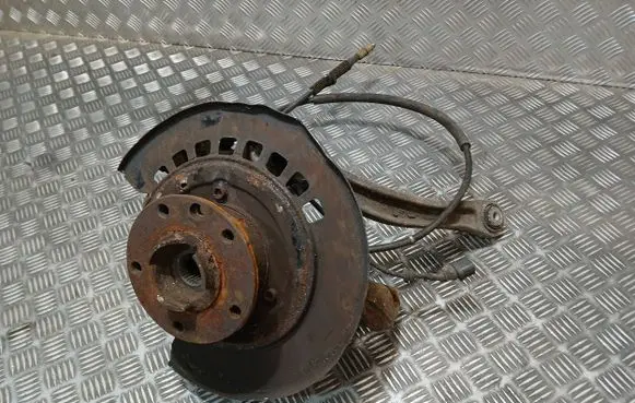 Rear wheel hub spindle/knuckle