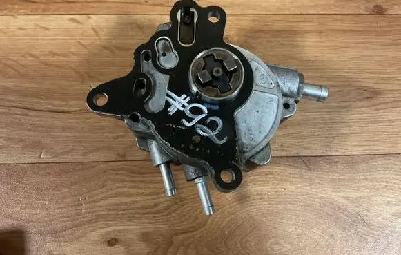 Audi A4 S4 B7 8E 8H Vacuum pump 03G145209 270705C2