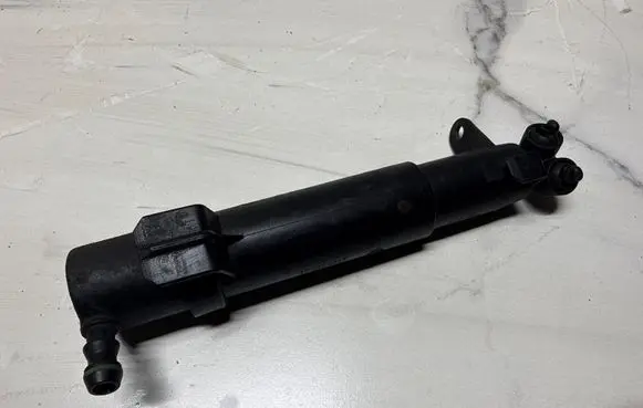 Mercedes-Benz E W211 Headlight washer spray nozzle 2118600547