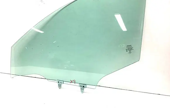 Nissan Qashqai Front door window glass four-door 43R001582