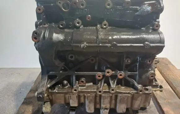 Audi Q3 F3 Engine DFU 03N023A