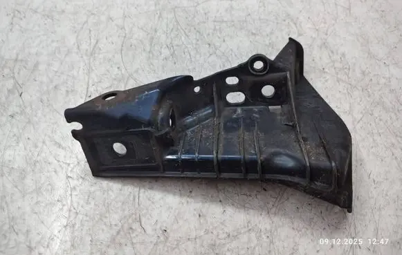 Jaguar XJ X351 Fender mounting bracket AW9316290ac