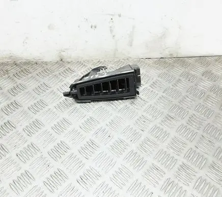 Rear air vent grill